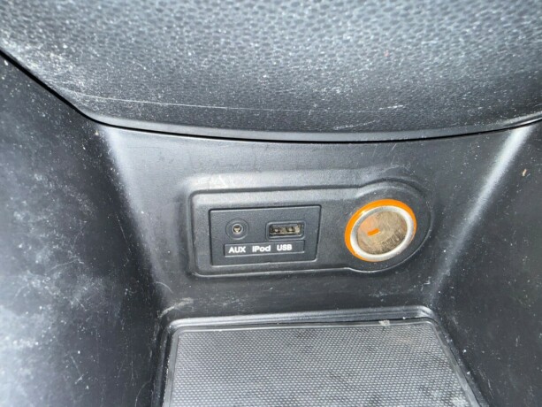 kia-venga-diesel-2010-big-16