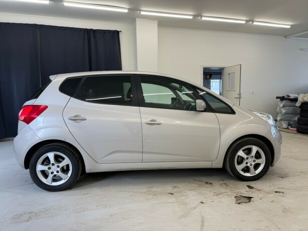 kia-venga-diesel-2010-big-6