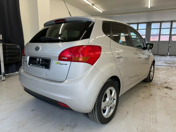 kia-venga-diesel-2010-big-5