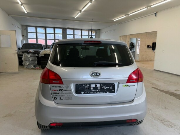 kia-venga-diesel-2010-big-4