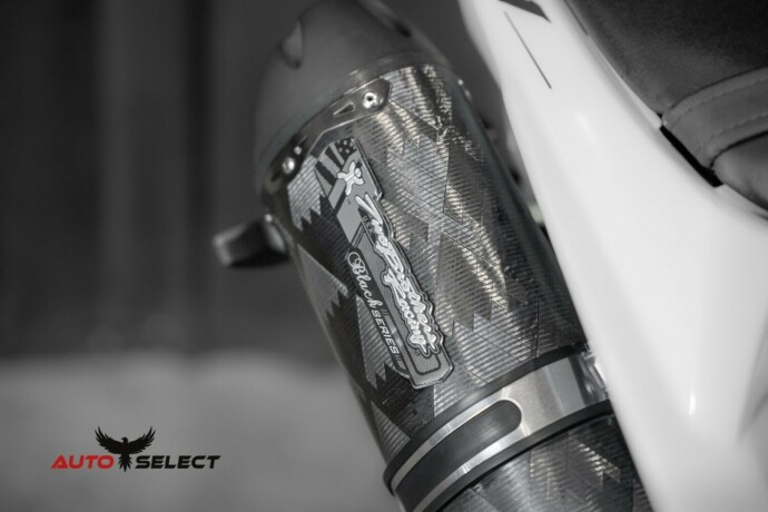 yamaha-yzf-r1-bensin-2011-big-4