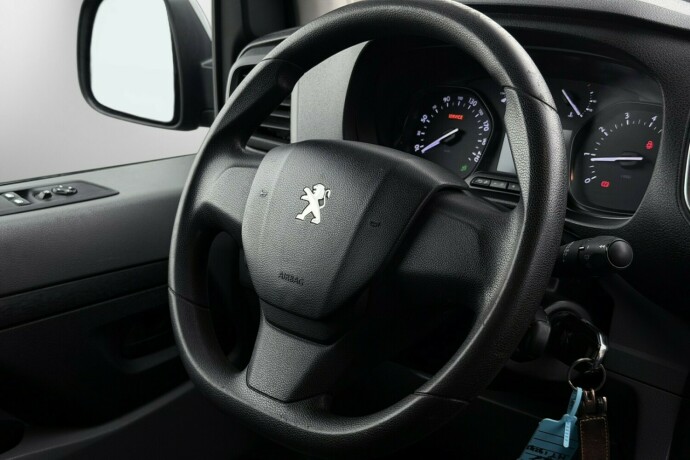 peugeot-expert-diesel-2016-big-18