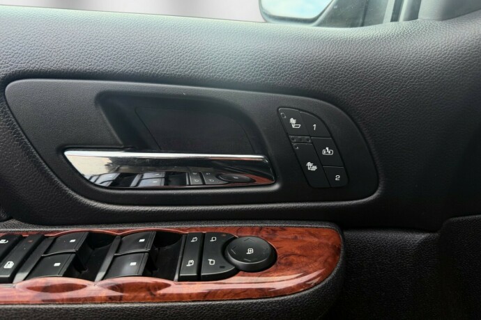 chevrolet-suburban-bensin-2012-big-19