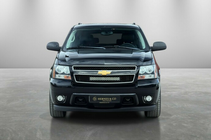 chevrolet-suburban-bensin-2012-big-3