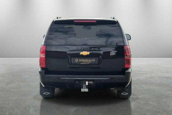 chevrolet-suburban-bensin-2012-big-8