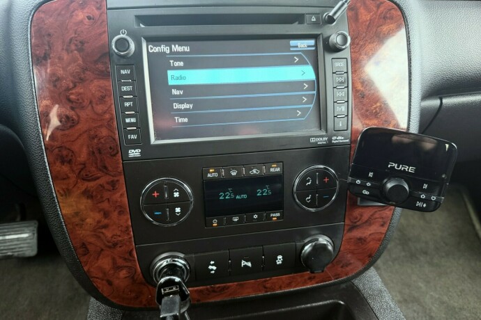 chevrolet-suburban-bensin-2012-big-29