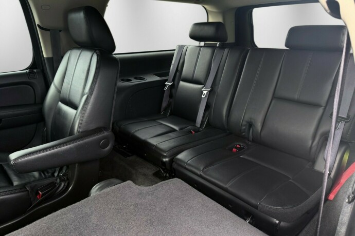 chevrolet-suburban-bensin-2012-big-37