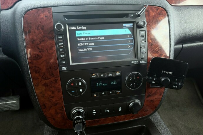 chevrolet-suburban-bensin-2012-big-30