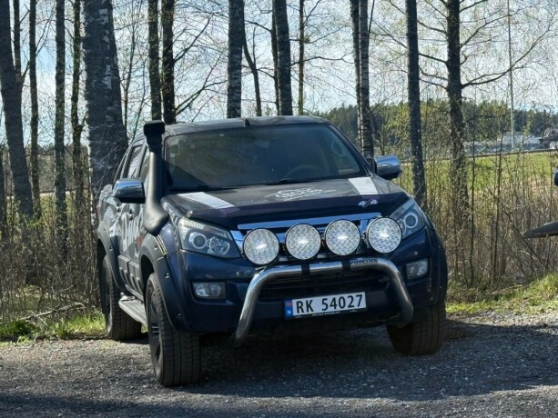 isuzu-d-max-diesel-2013-big-17