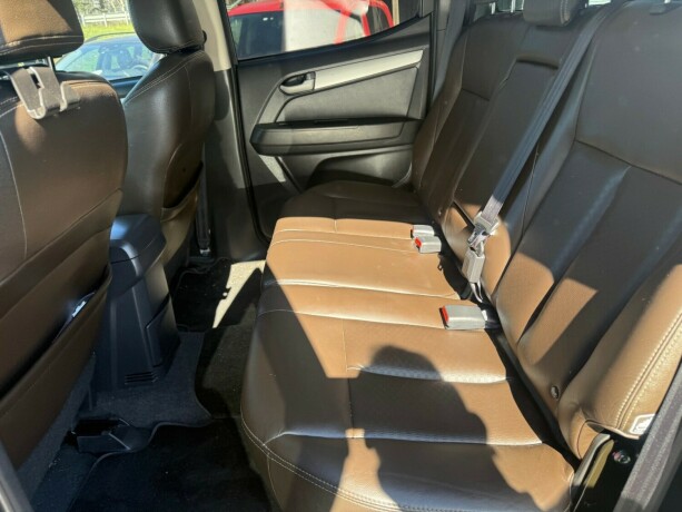 isuzu-d-max-diesel-2013-big-11