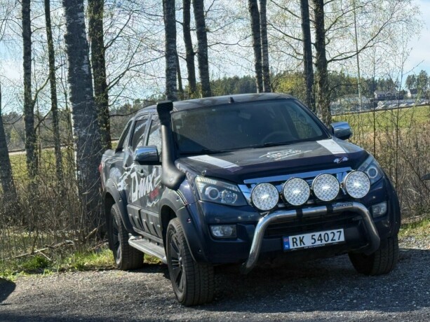 isuzu-d-max-diesel-2013-big-22