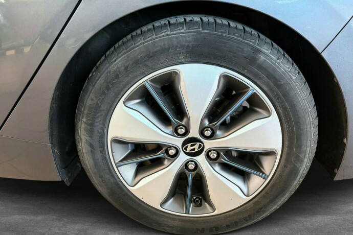 hyundai-ioniq-elektrisitetbensin-2019-big-27