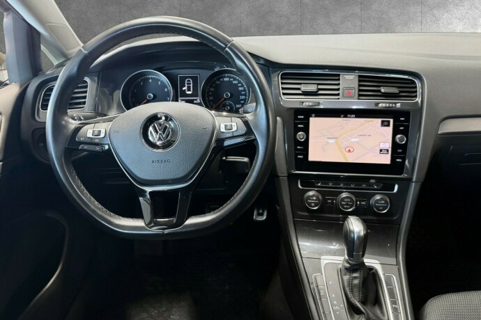 volkswagen-golf-bensin-2019-big-5