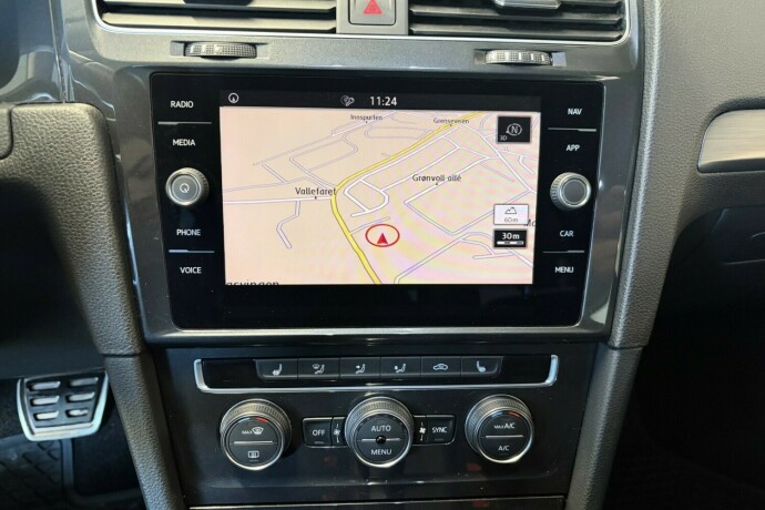 volkswagen-golf-bensin-2019-big-12