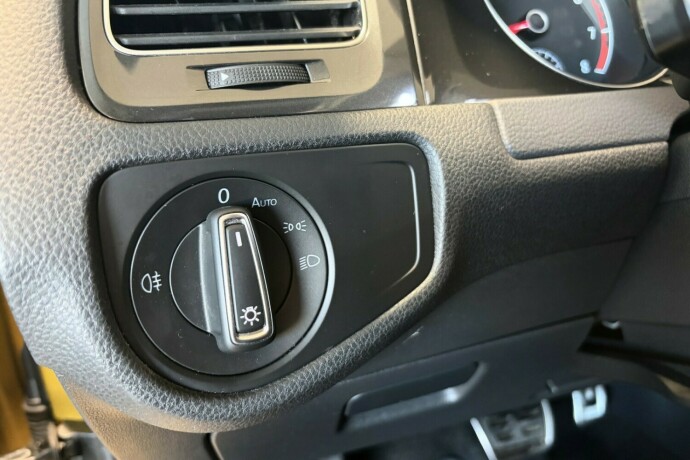 volkswagen-golf-bensin-2019-big-16