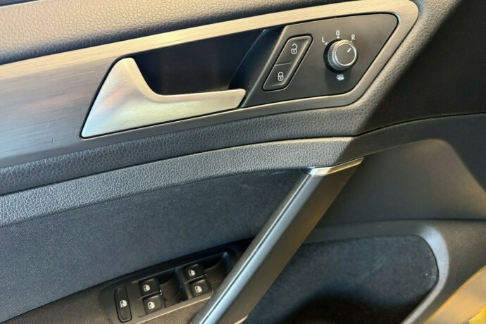 volkswagen-golf-bensin-2019-big-19