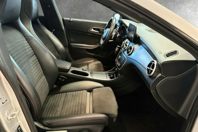 mercedes-benz-cla-bensin-2017-big-18