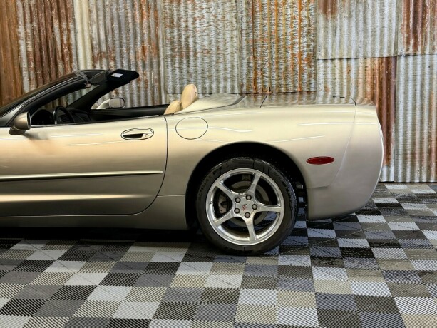 chevrolet-corvette-bensin-2000-big-11