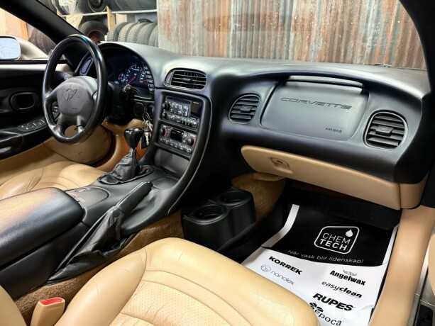 chevrolet-corvette-bensin-2000-big-24