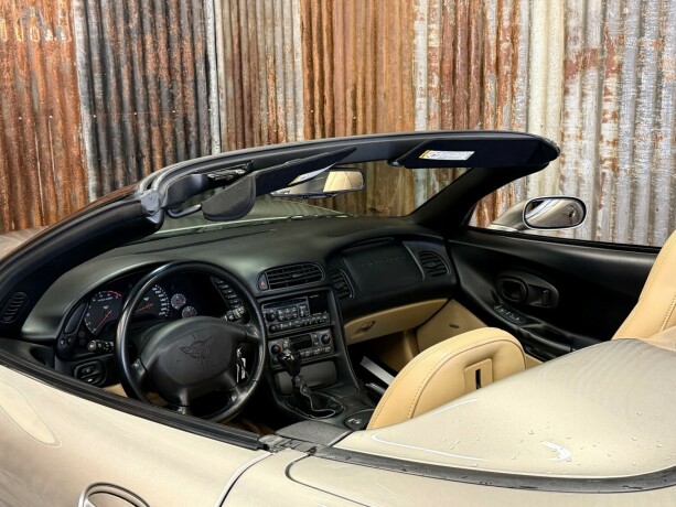 chevrolet-corvette-bensin-2000-big-15