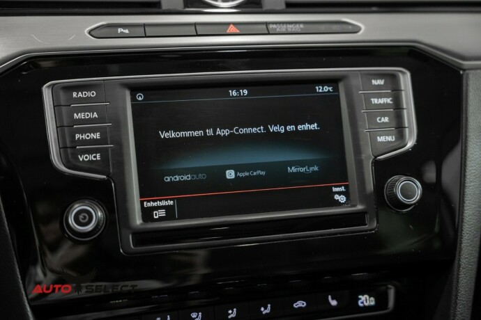 volkswagen-passat-diesel-2015-big-47