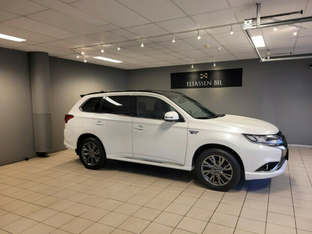mitsubishi-outlander-elektrisitetbensin-2018-big-2