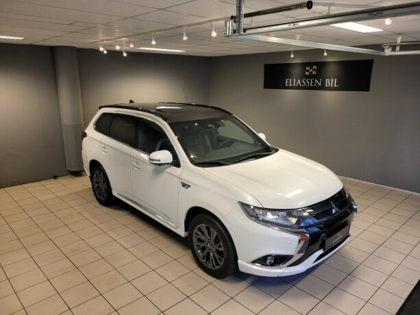 mitsubishi-outlander-elektrisitetbensin-2018-big-1