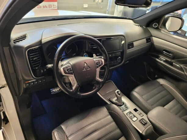 mitsubishi-outlander-elektrisitetbensin-2018-big-23