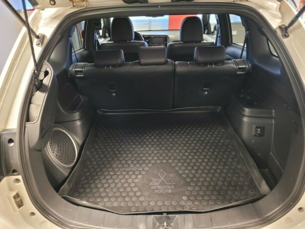 mitsubishi-outlander-elektrisitetbensin-2018-big-18