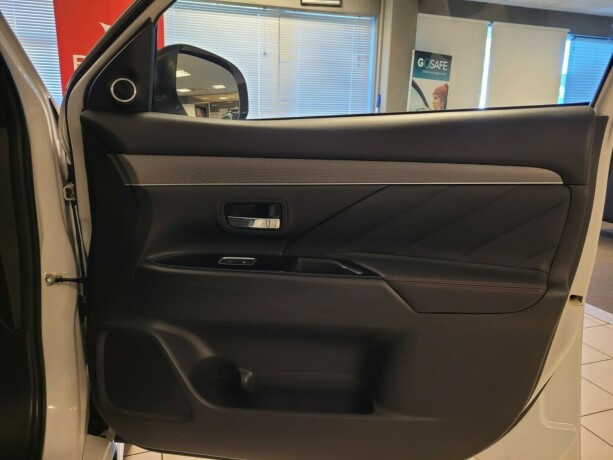 mitsubishi-outlander-elektrisitetbensin-2018-big-14