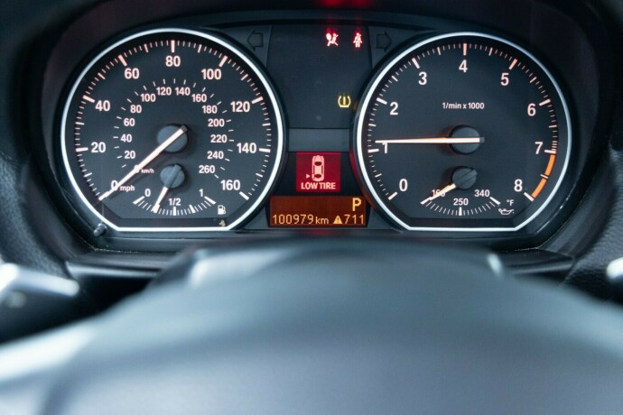 bmw-1-serie-bensin-2011-big-12