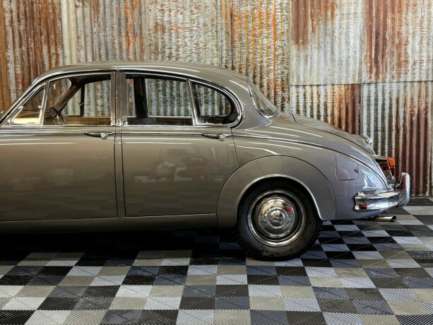 jaguar-mk-ii-bensin-1963-big-11