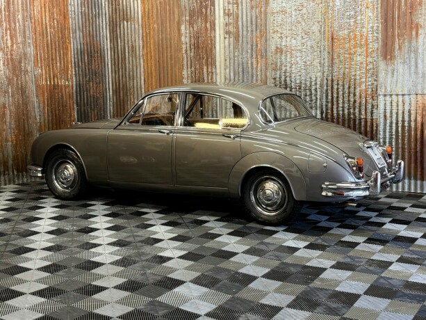 jaguar-mk-ii-bensin-1963-big-10