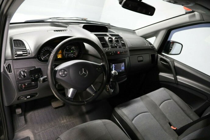 mercedes-benz-vito-diesel-2012-big-5