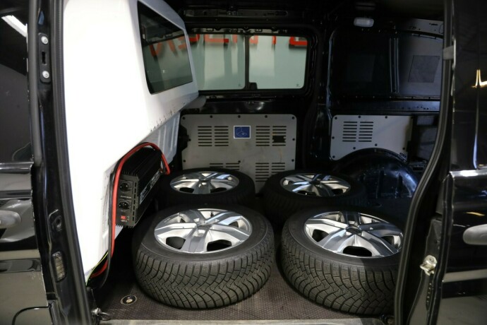 mercedes-benz-vito-diesel-2012-big-9