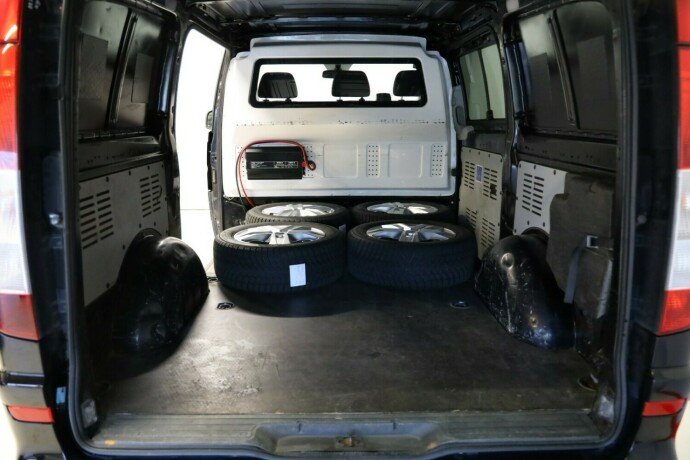 mercedes-benz-vito-diesel-2012-big-10