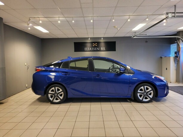 toyota-prius-elektrisitetbensin-2016-big-3