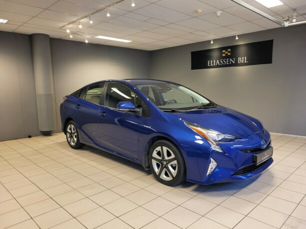 toyota-prius-elektrisitetbensin-2016-big-10