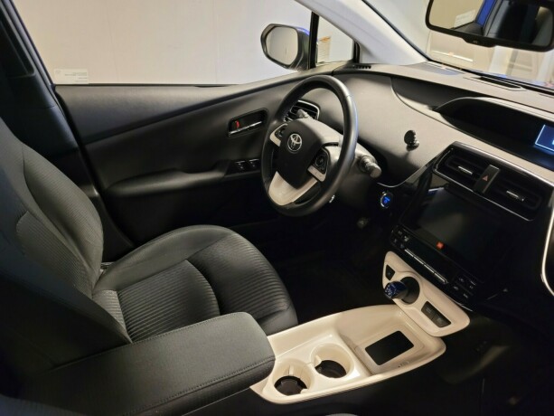 toyota-prius-elektrisitetbensin-2016-big-14