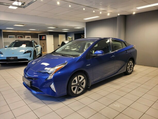 toyota-prius-elektrisitetbensin-2016-big-7