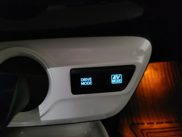 toyota-prius-elektrisitetbensin-2016-big-22