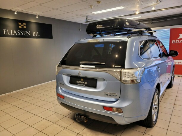 mitsubishi-outlander-plug-in-petrol-2014-big-5