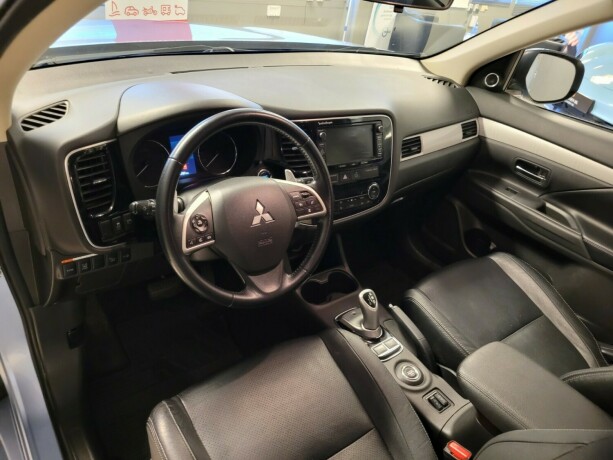 mitsubishi-outlander-plug-in-petrol-2014-big-22