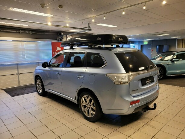 mitsubishi-outlander-plug-in-petrol-2014-big-6