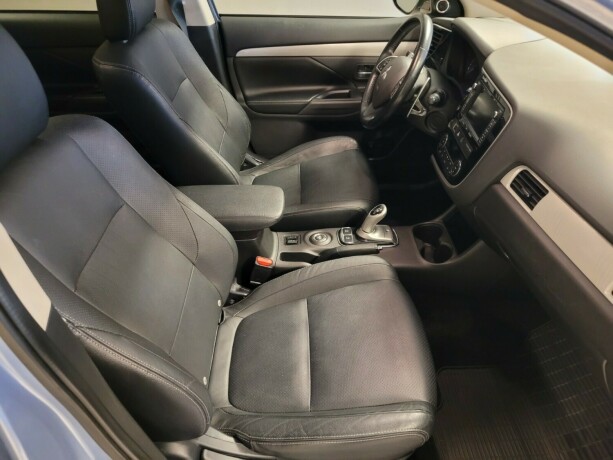 mitsubishi-outlander-plug-in-petrol-2014-big-14