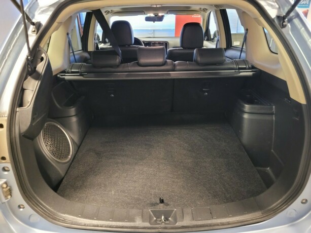 mitsubishi-outlander-plug-in-petrol-2014-big-18