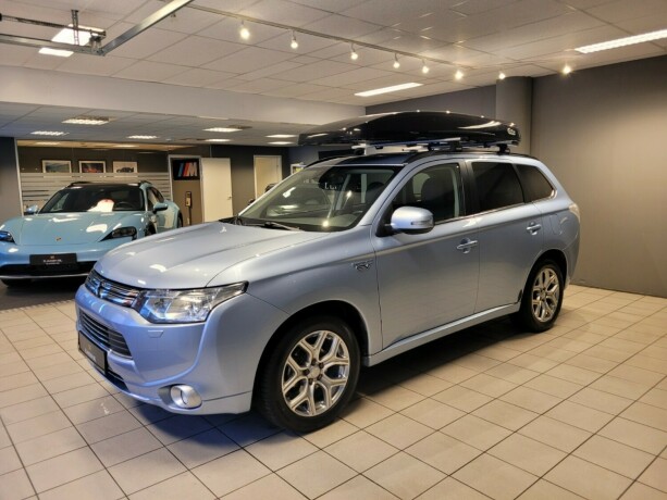mitsubishi-outlander-plug-in-petrol-2014-big-7