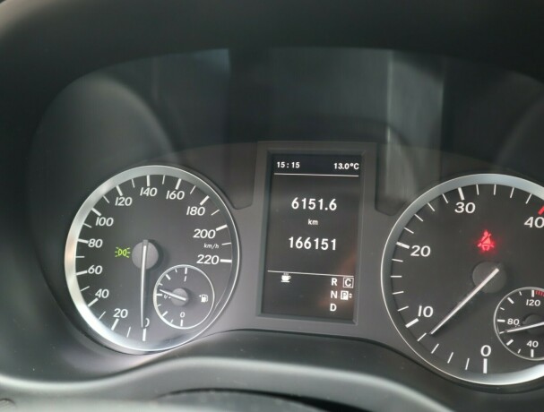 mercedes-benz-vito-diesel-2017-big-22