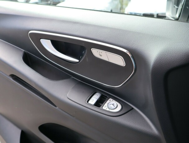 mercedes-benz-vito-diesel-2017-big-16