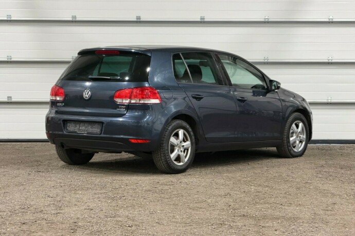 volkswagen-golf-diesel-2011-big-2